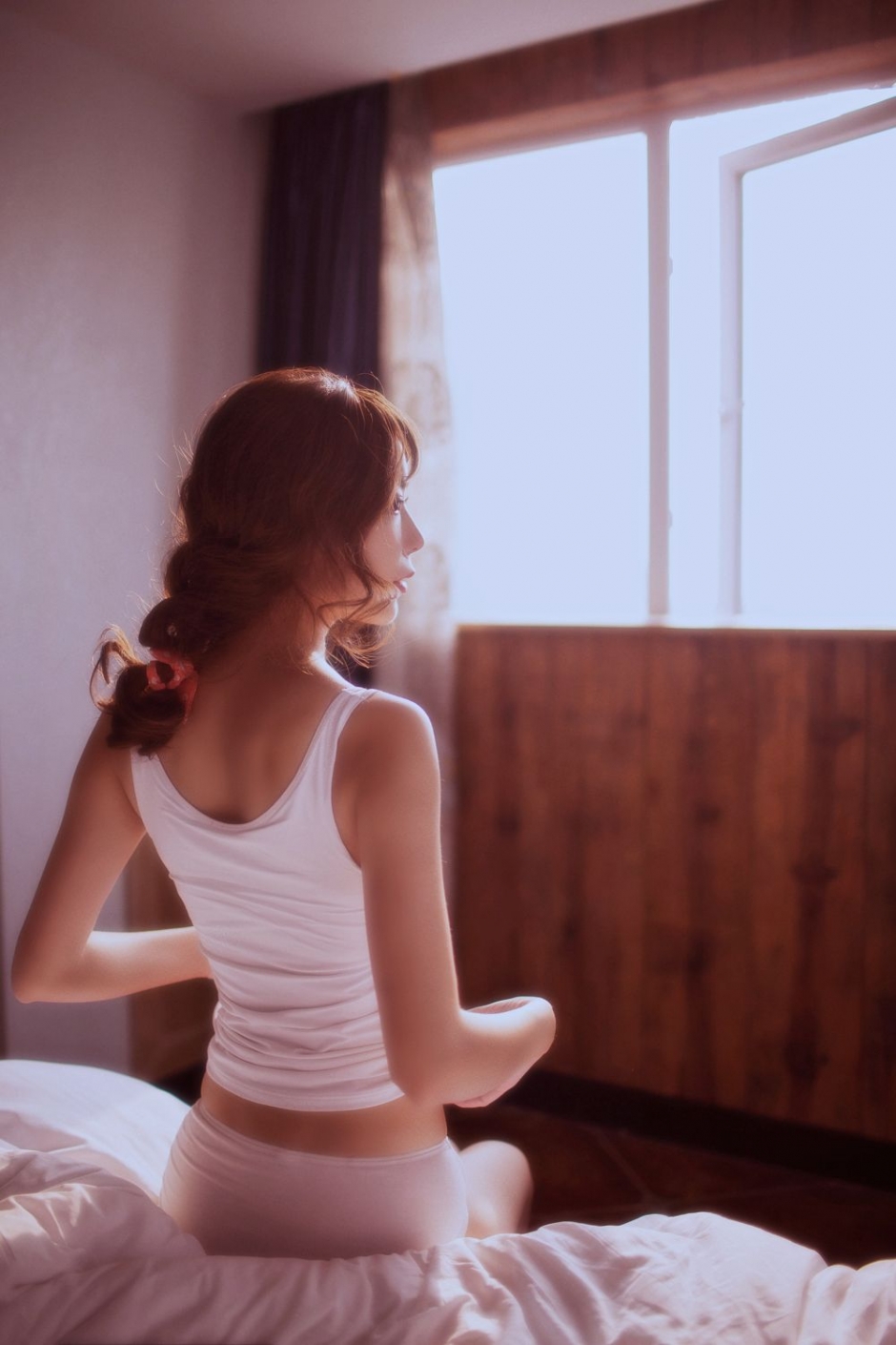 美女主持周星丽私房内衣写真长腿迷人