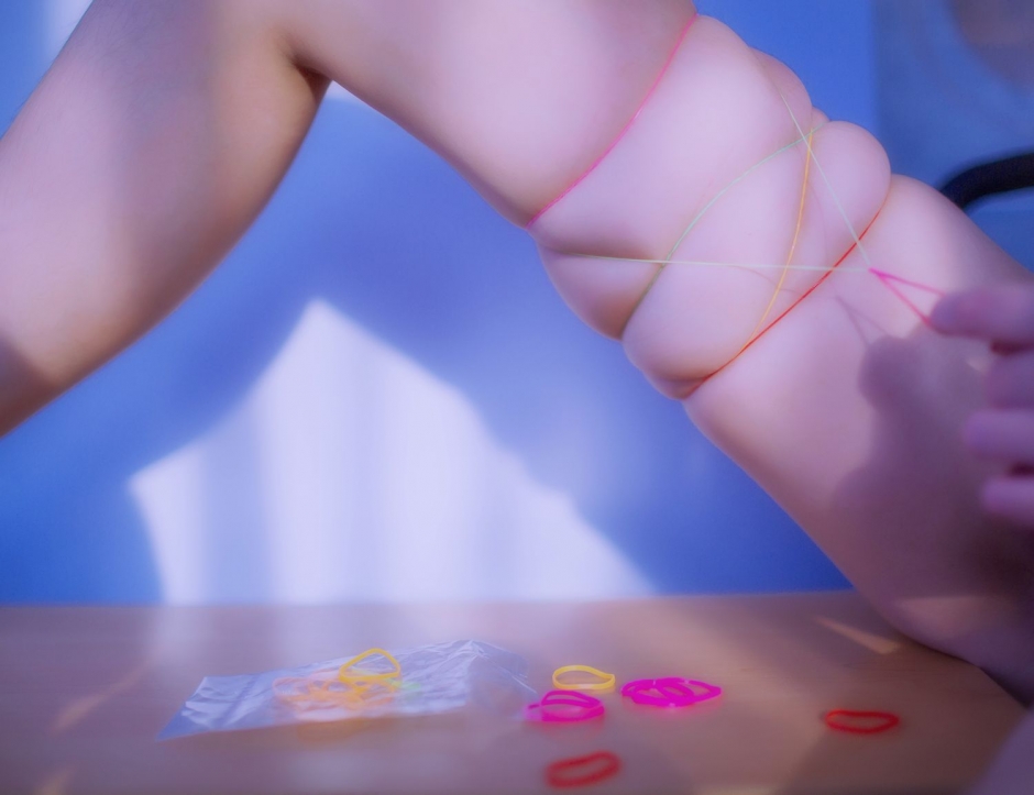 美女主持周星丽私房内衣写真长腿迷人