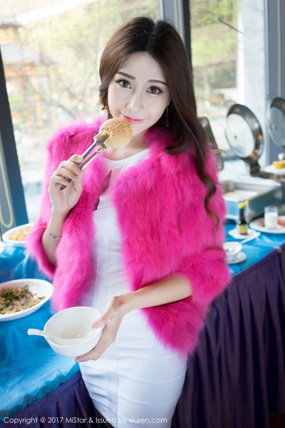 气质美女小蕾蕾泳装写真清纯迷人