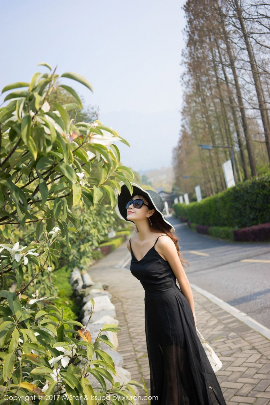 气质美女小蕾蕾泳装写真清纯迷人