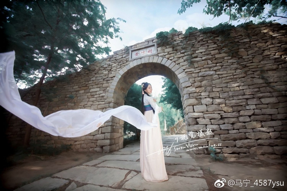 古装美女Audrey如户外写真气质迷人