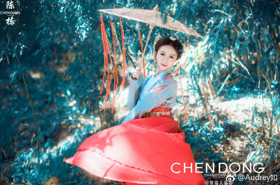 古装美女Audrey如户外写真气质迷人