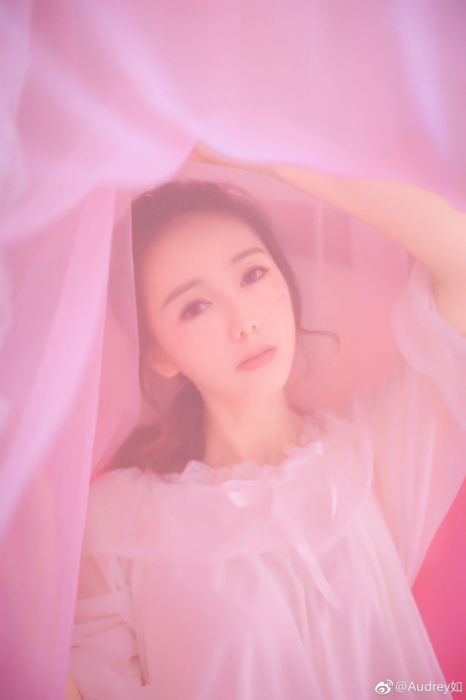 气质美女展如唯美家居写真女神范十足