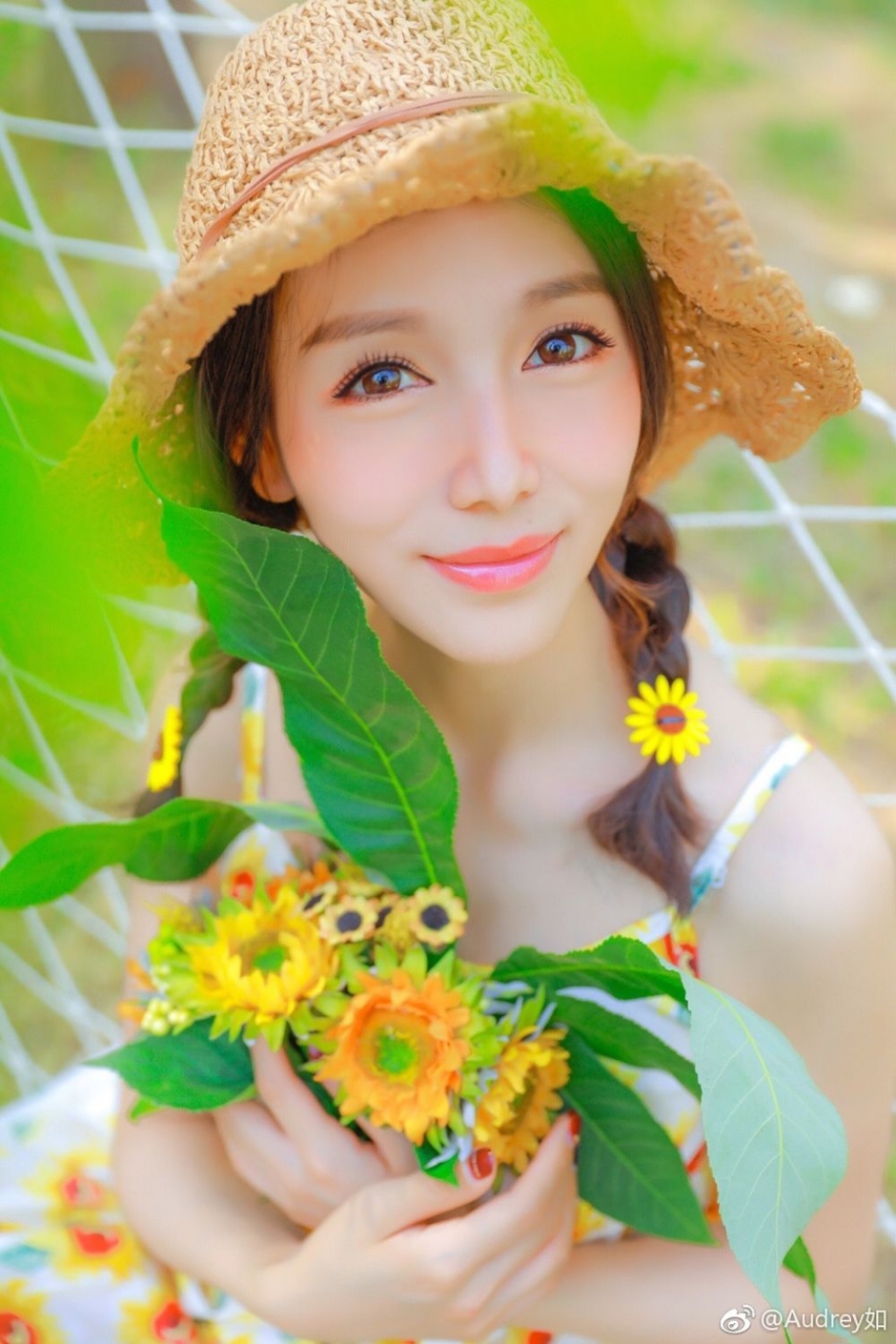 气质美女展如唯美家居写真女神范十足