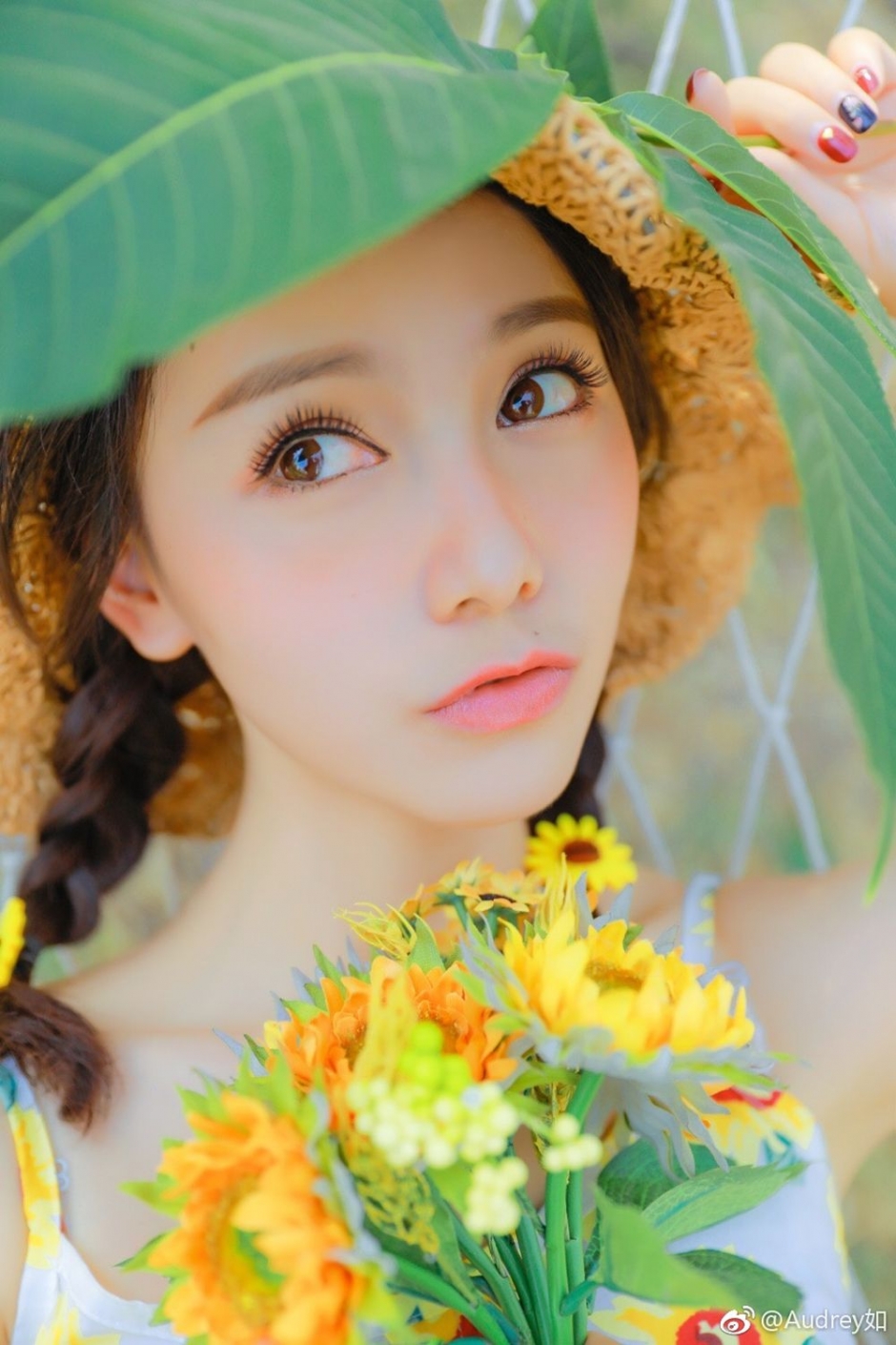 气质美女展如唯美家居写真女神范十足