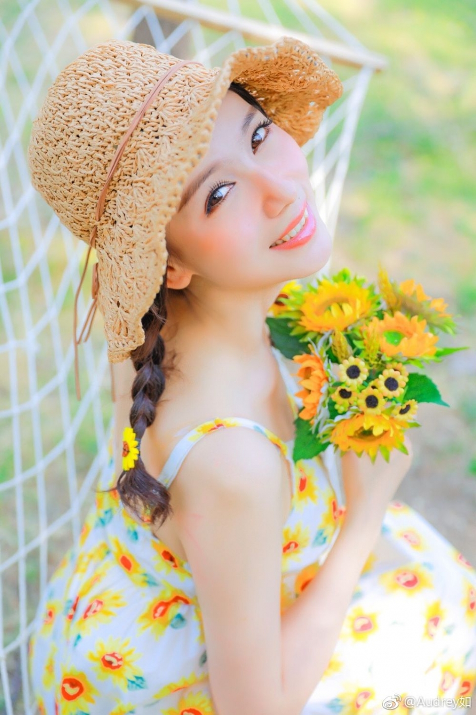 气质美女展如唯美家居写真女神范十足