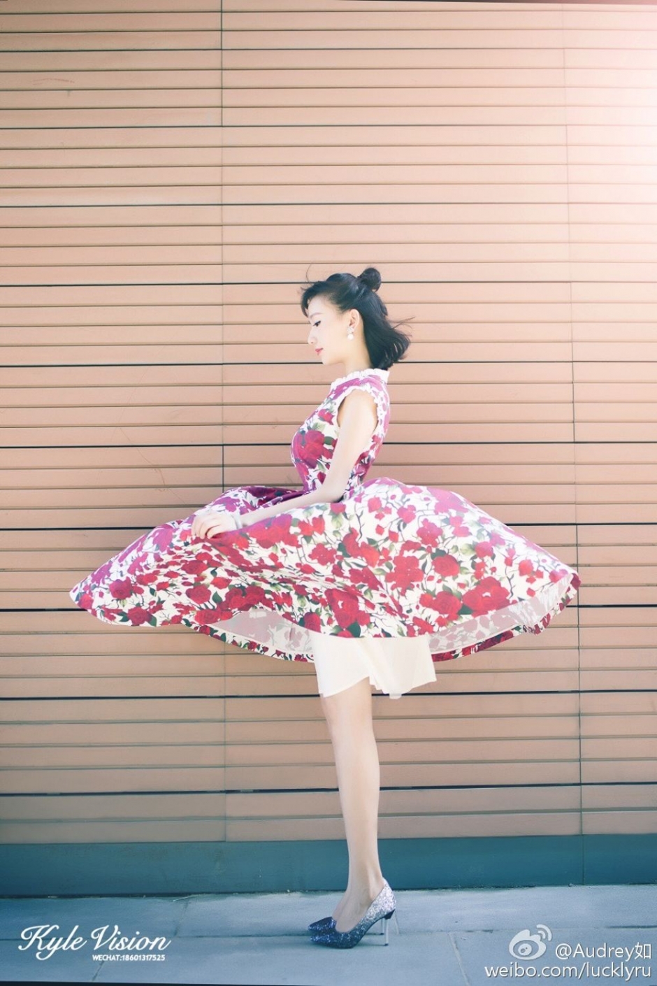 气质美女展如唯美家居写真女神范十足