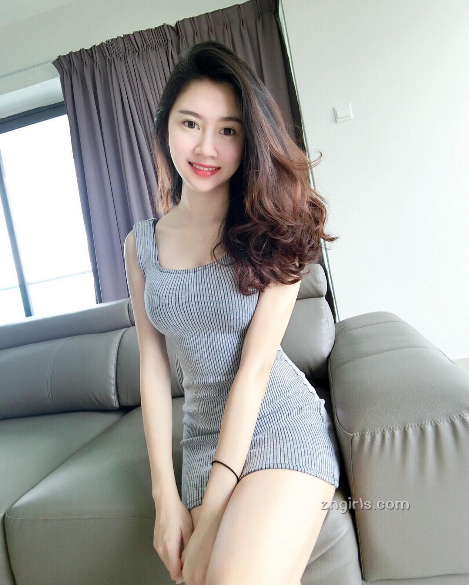 美女模特Evelynyinn私房写真丰满诱人