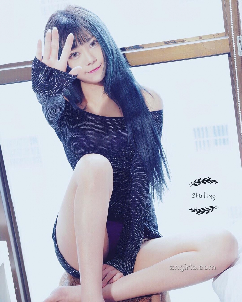 可爱美少女郭紓婷私房清纯写真酥胸诱人