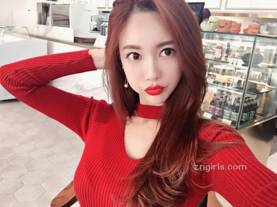 韩国模特慧美街拍写真气质迷人