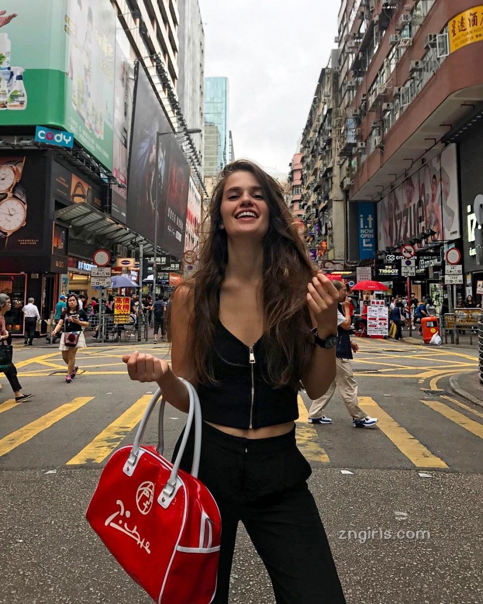 澳希混血美女Perrie Kap街拍写真高挑迷人