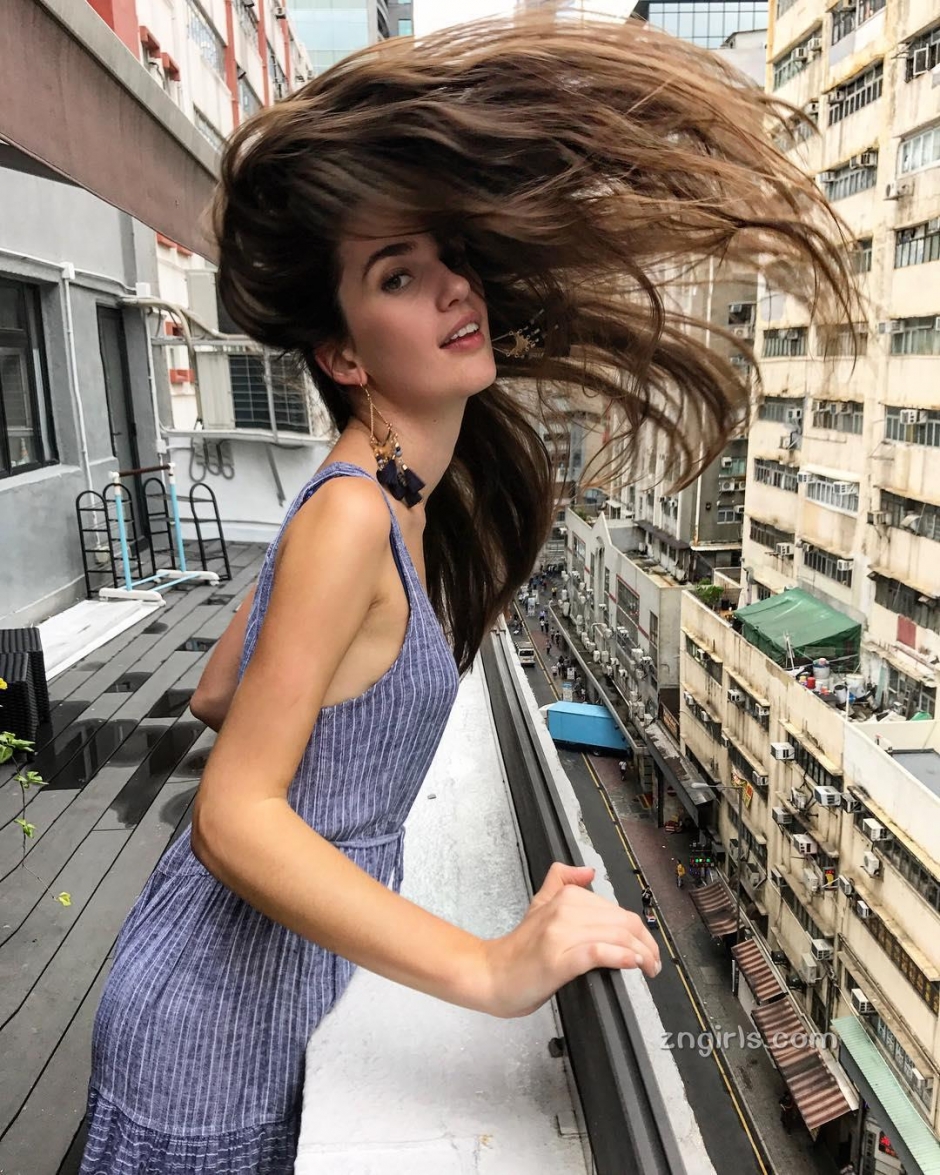 澳希混血美女Perrie Kap街拍写真高挑迷人