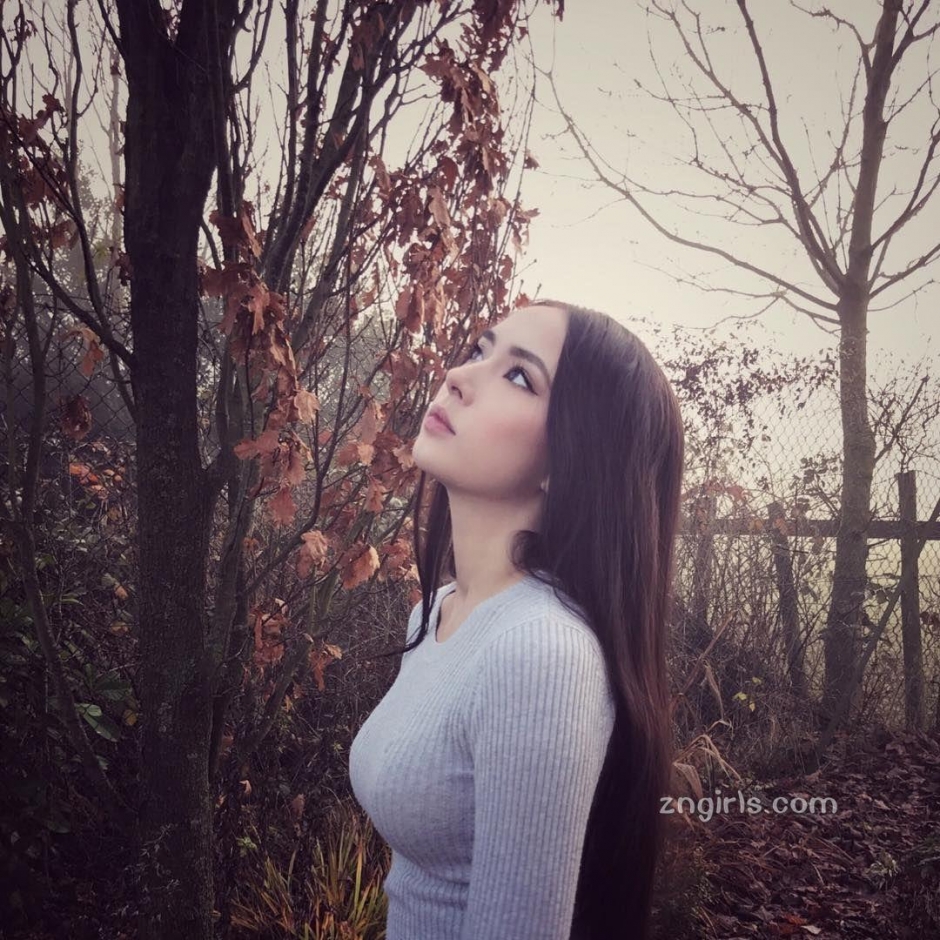 泰国模特Luna Ploy性感比基尼写真