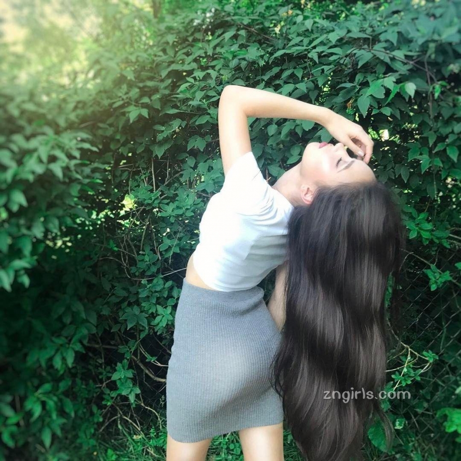 泰国模特Luna Ploy性感比基尼写真