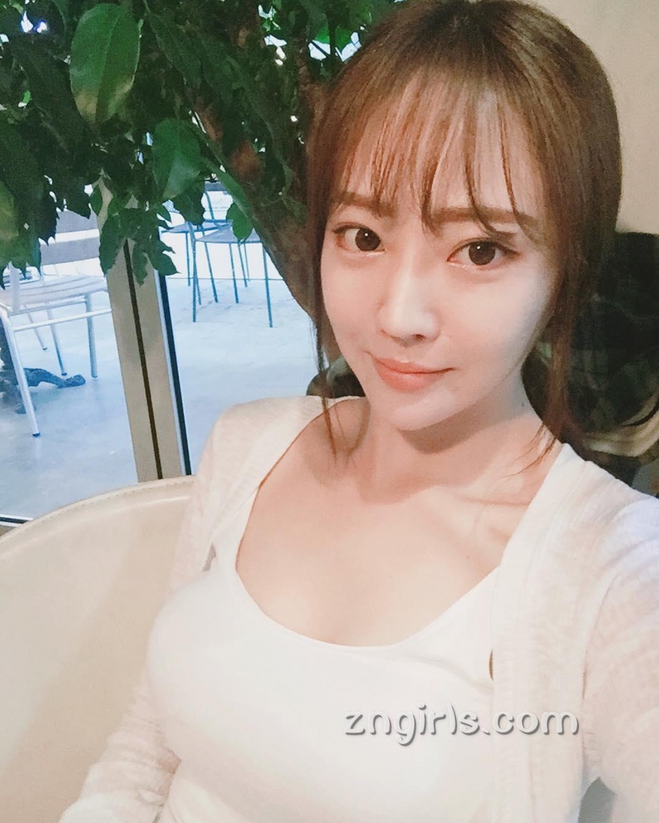 韩国模特珠妍街拍私房照长腿迷人