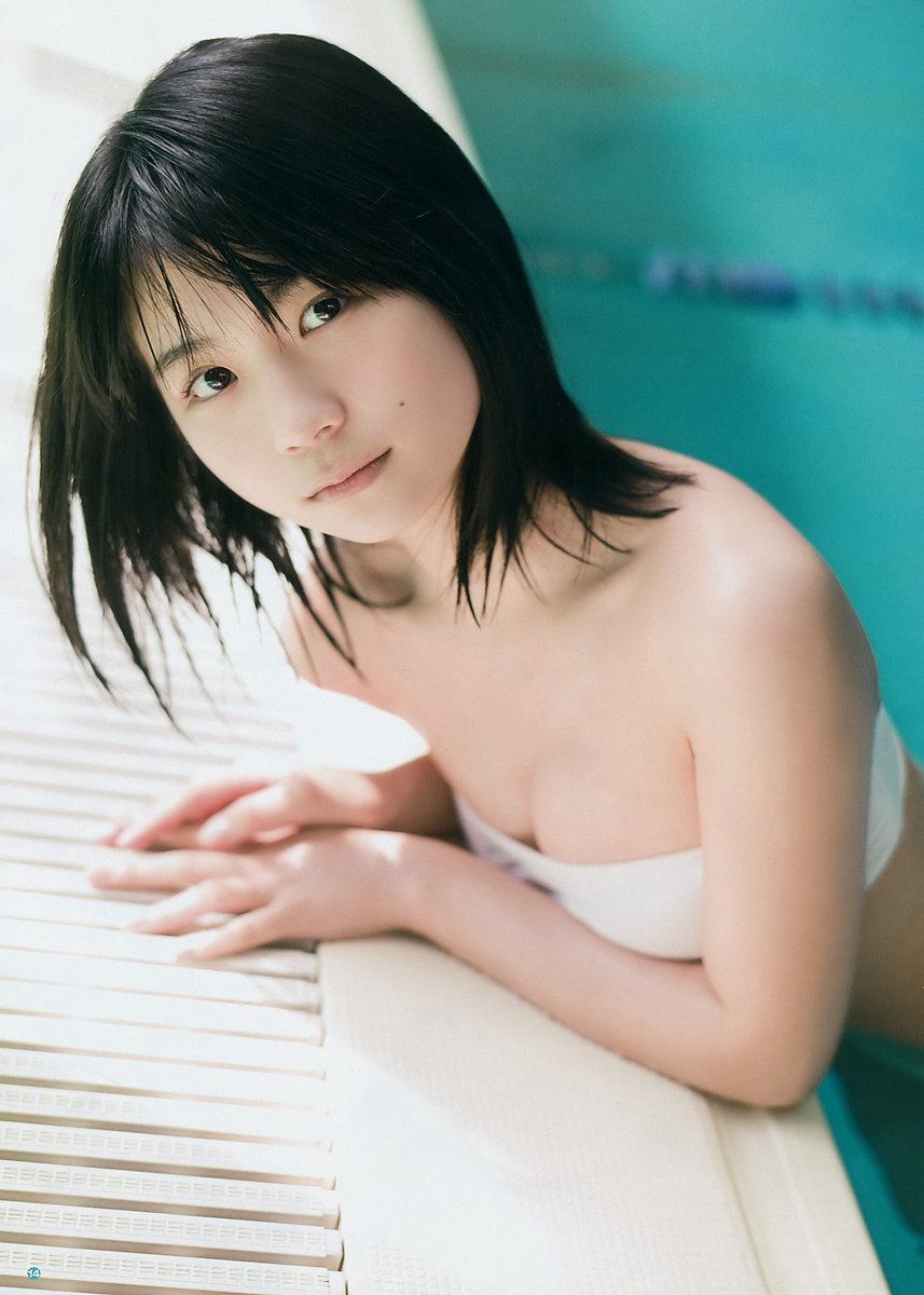 日本美女小畑优奈比基尼写真白嫩迷人