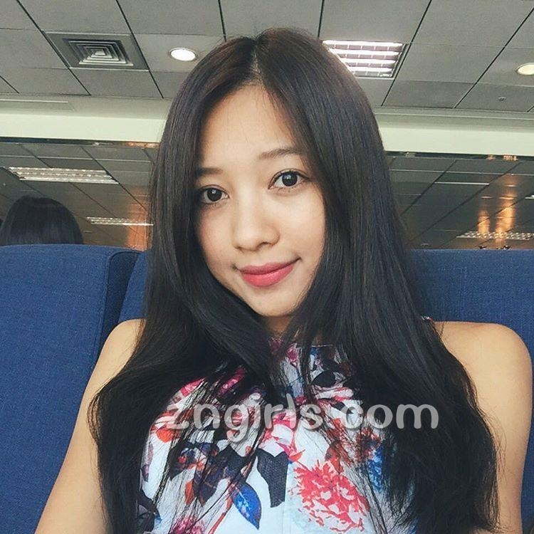 美女校花吴怡德清纯私房照气质迷人