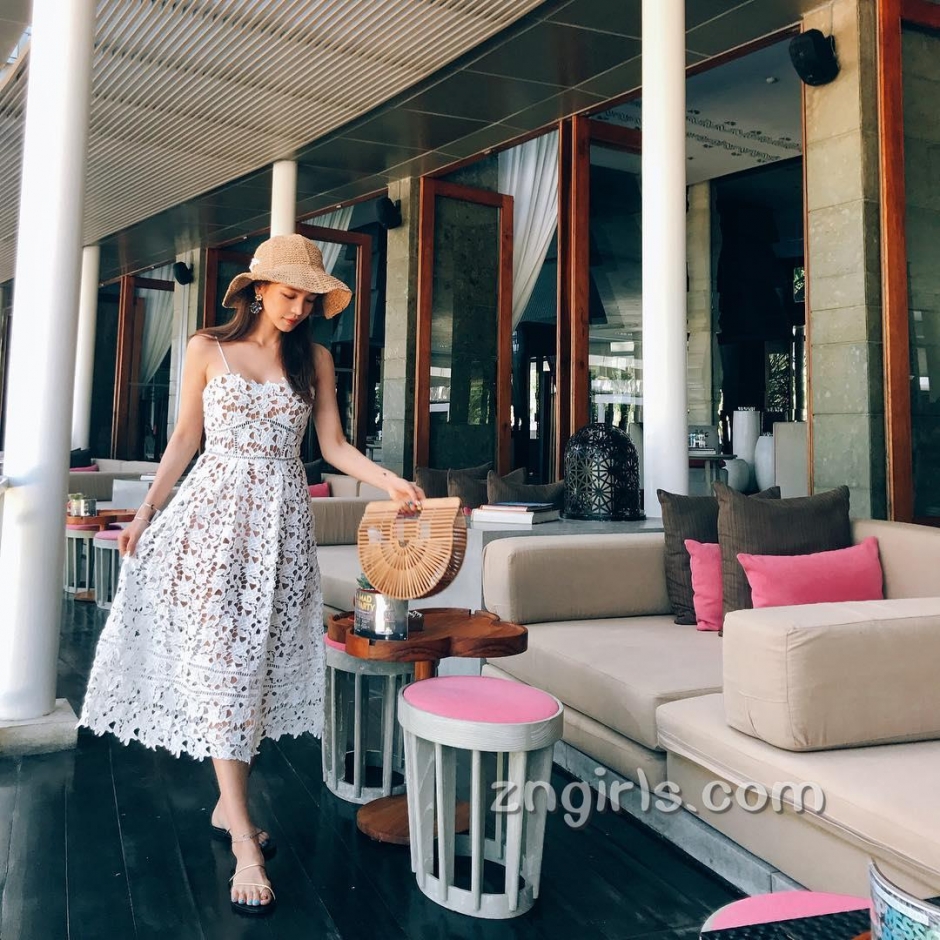 韩国模特池允美生活自拍照气质迷人