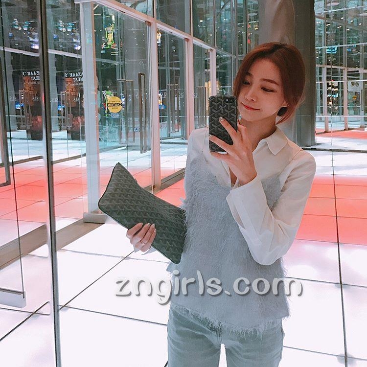 韩国模特池允美生活自拍照气质迷人