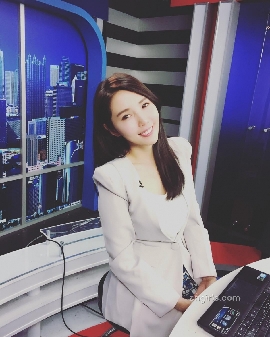 美女主播朱琦郁私房自拍照气质迷人