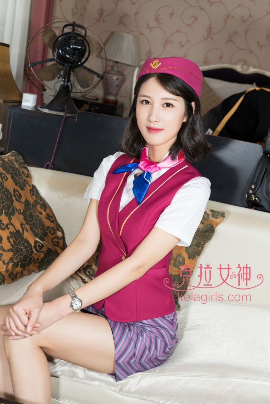 短发美女王睿空姐制服写真内衣诱惑