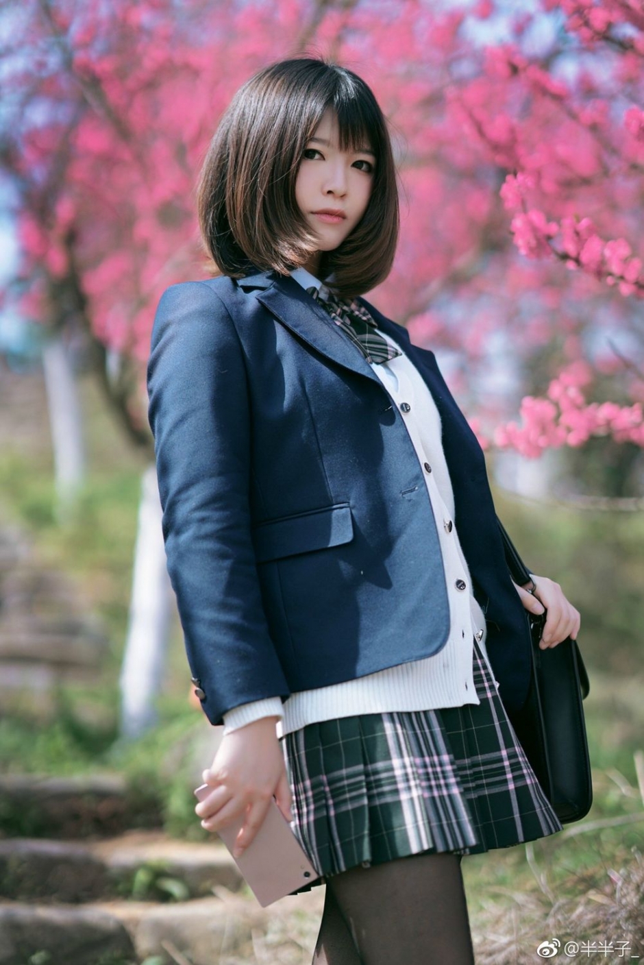 美女Coser半半子私房内衣写真