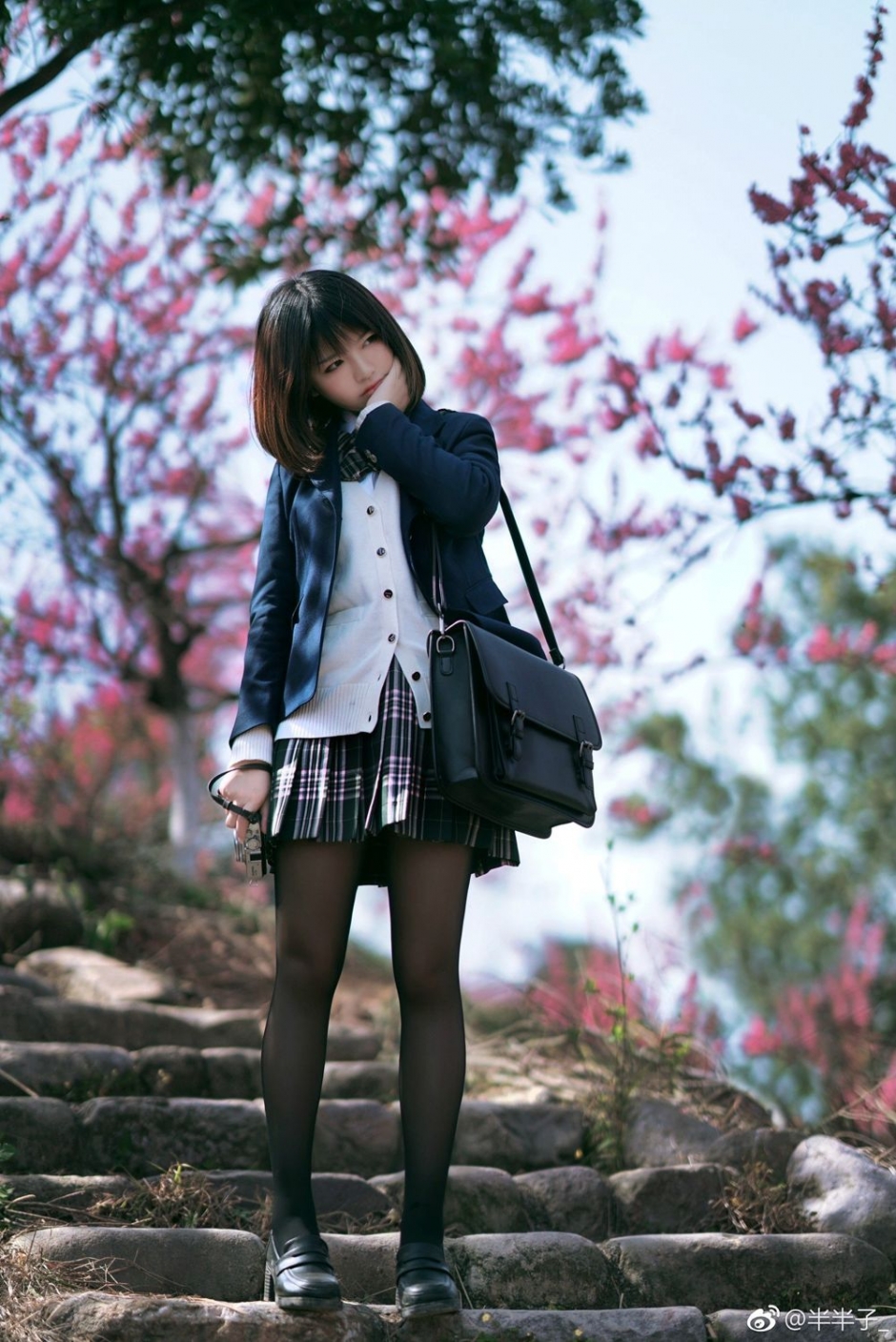 美女Coser半半子私房内衣写真