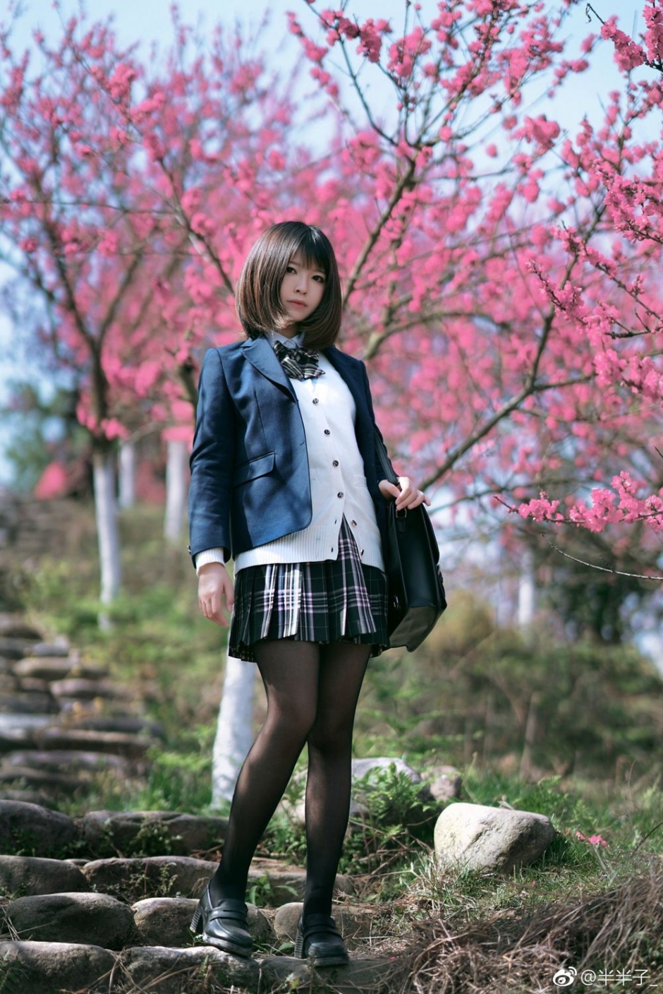 美女Coser半半子私房内衣写真