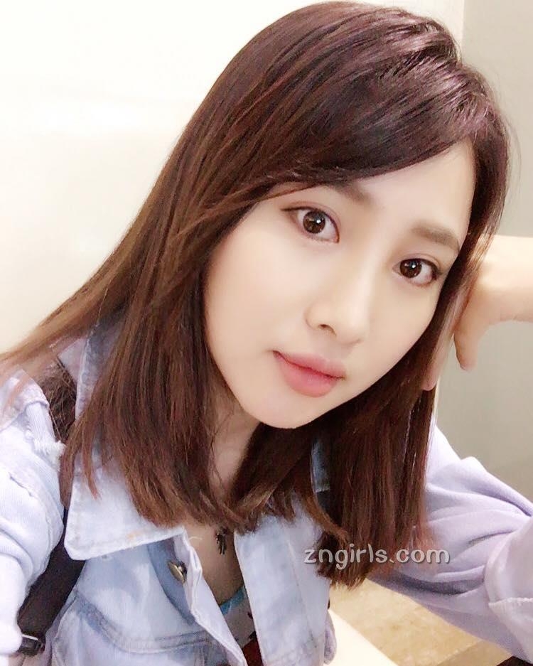 台湾美少女Jane少少养眼私房照