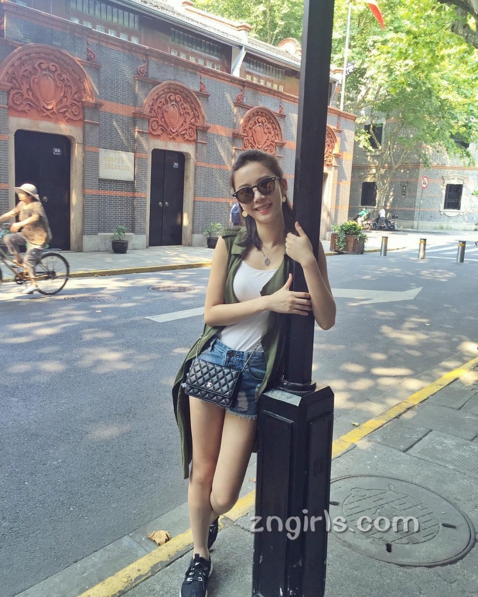 台湾美女校花杨宜臻生活自拍照