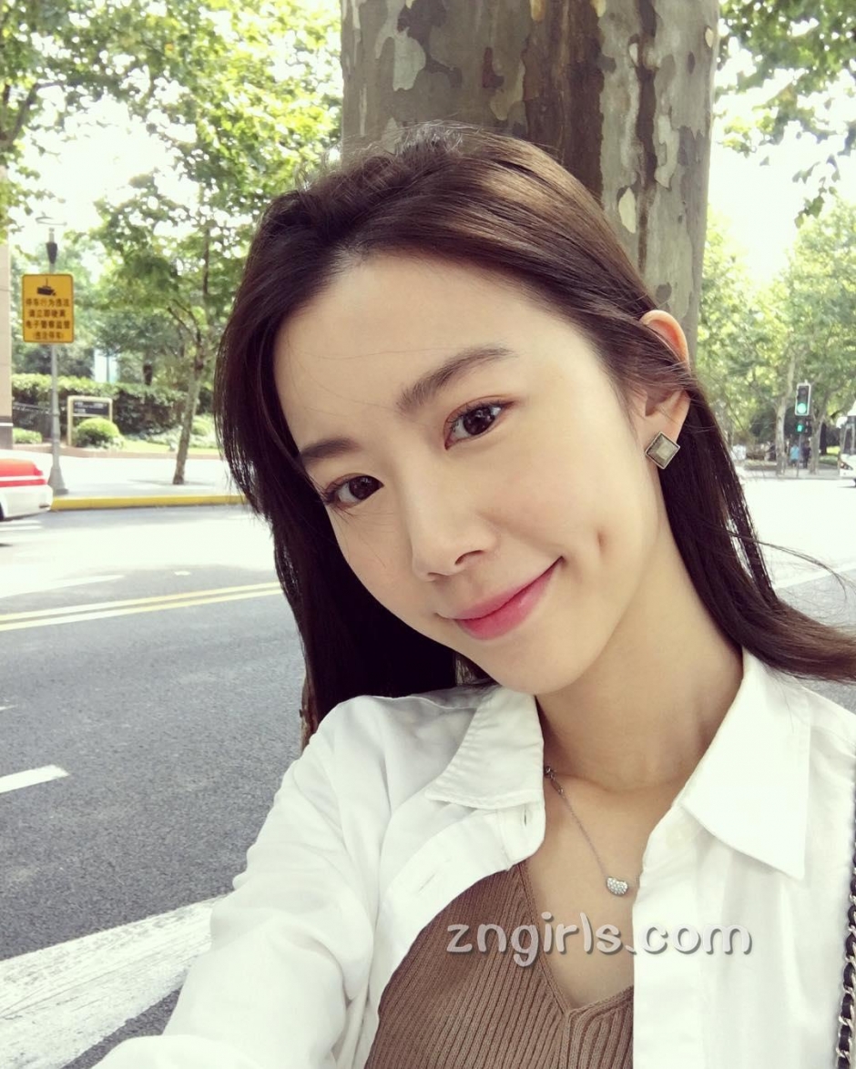 台湾美女校花杨宜臻生活自拍照