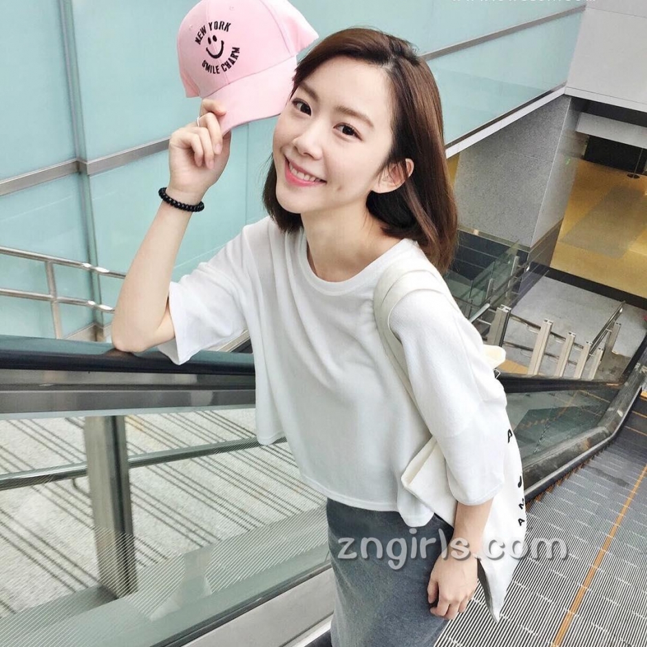 台湾美女校花杨宜臻生活自拍照