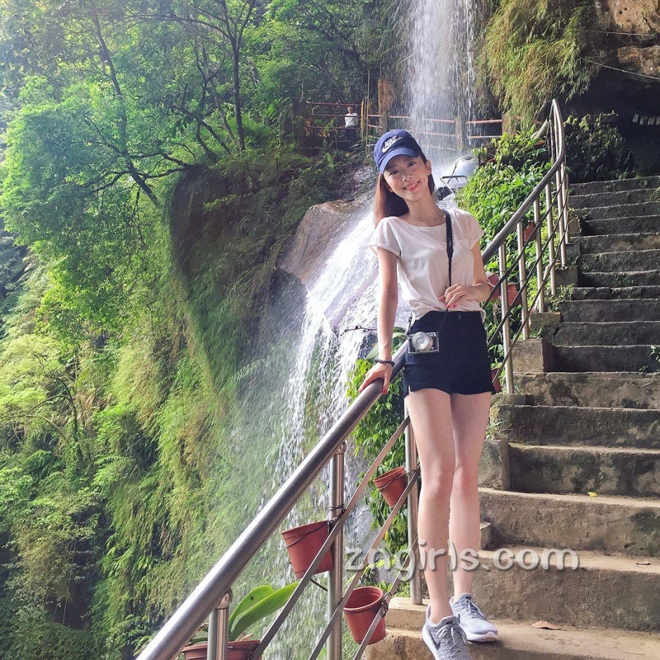 台湾美女校花杨宜臻生活自拍照