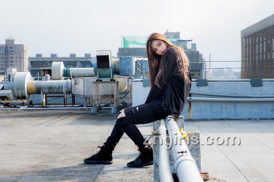 韩国美女徐熙真混搭私房照潮范十足