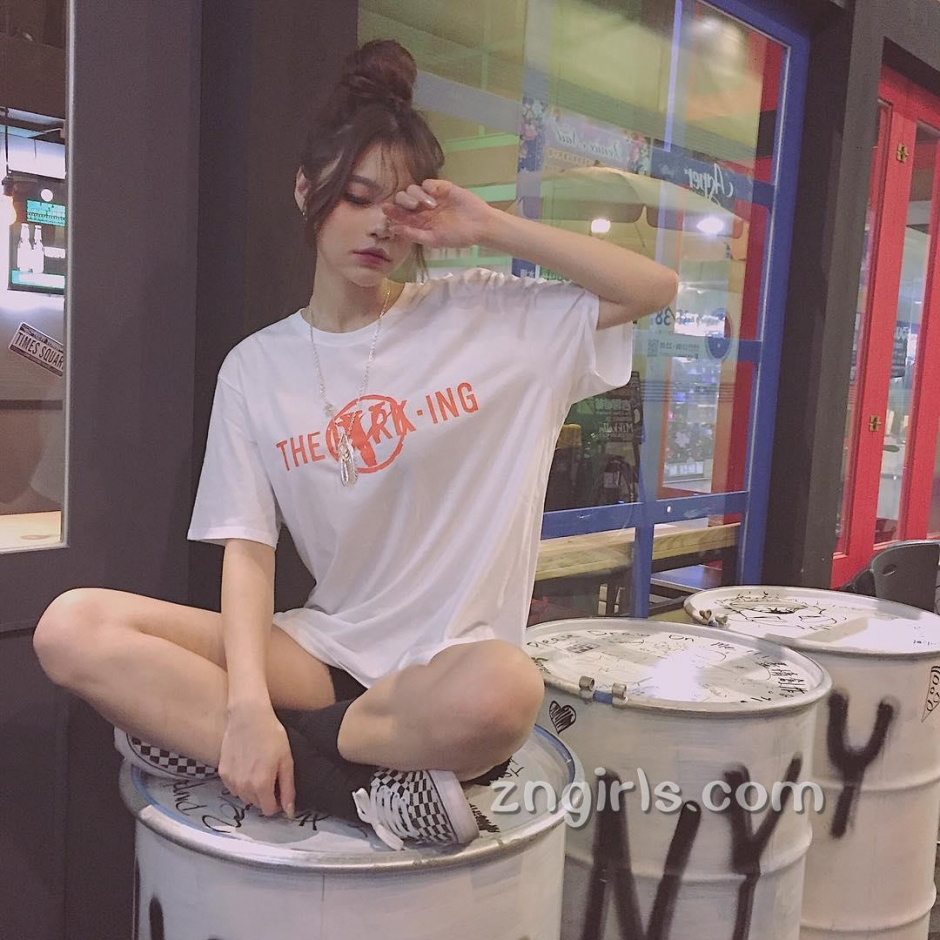 韩国美女徐熙真混搭私房照潮范十足