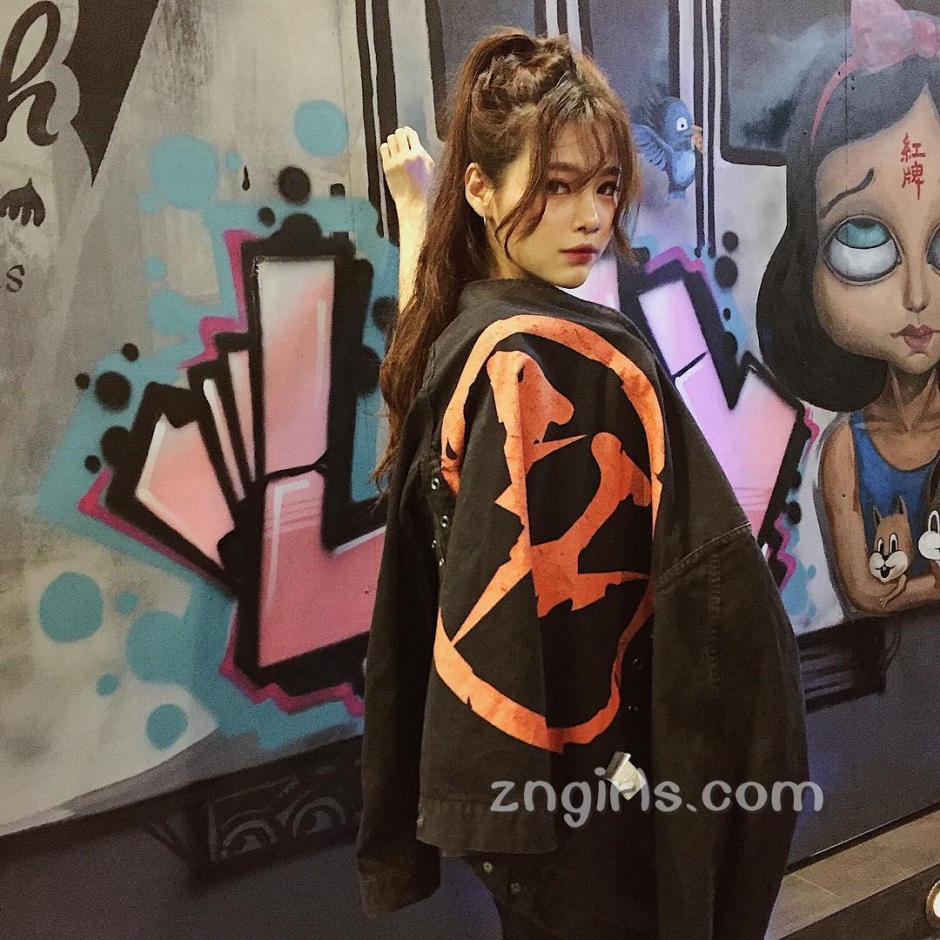 韩国美女徐熙真混搭私房照潮范十足