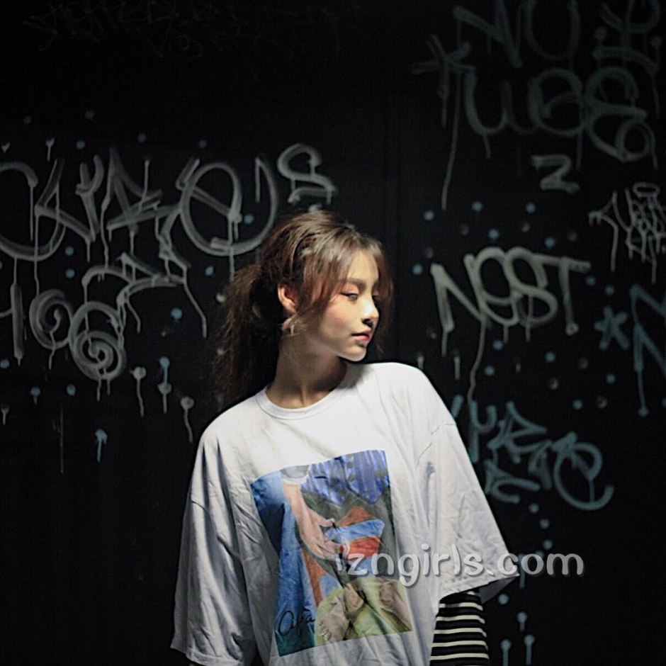 韩国美女徐熙真混搭私房照潮范十足