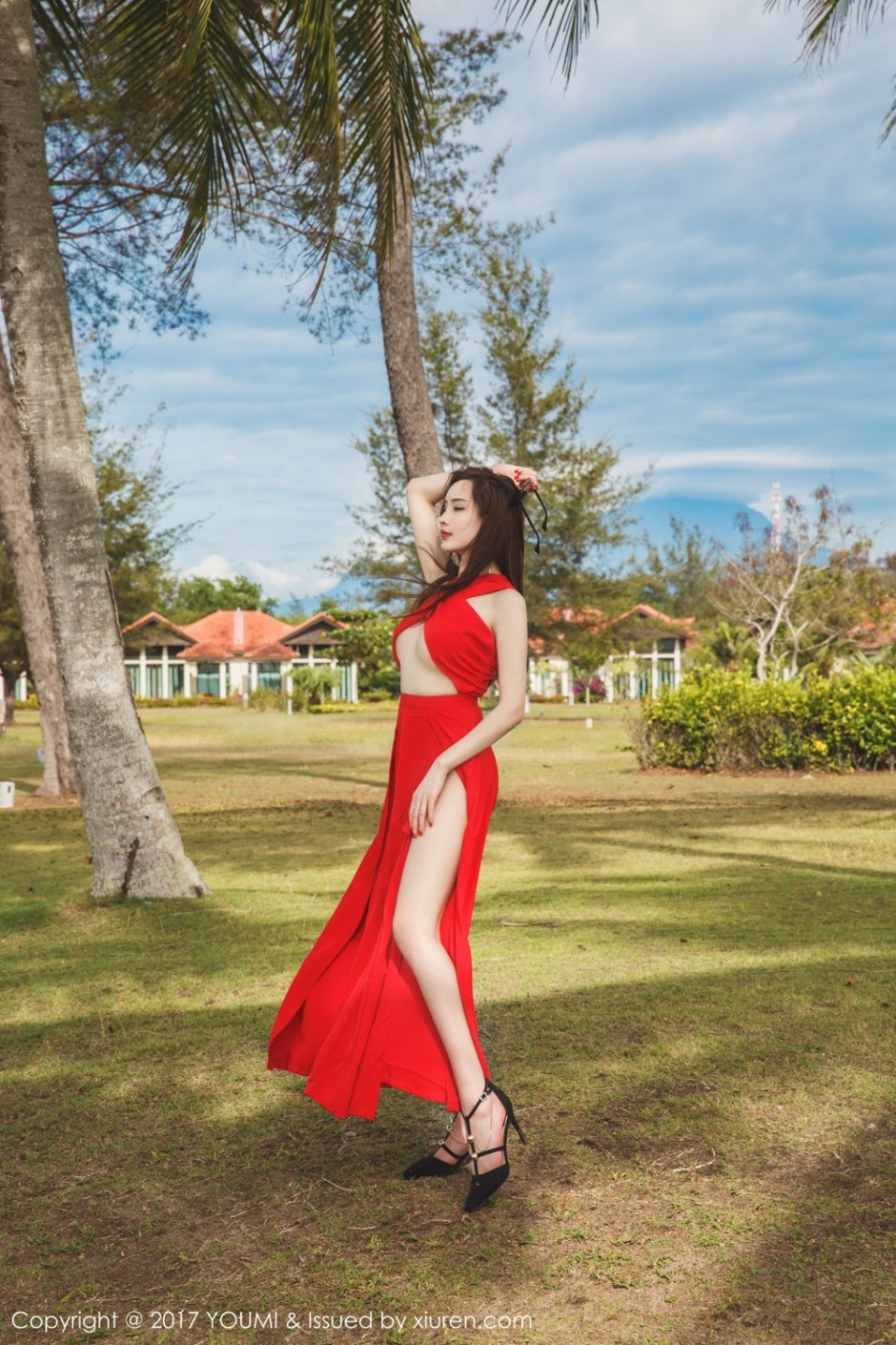 美女模特周妍希性感长裙写真美胸诱人