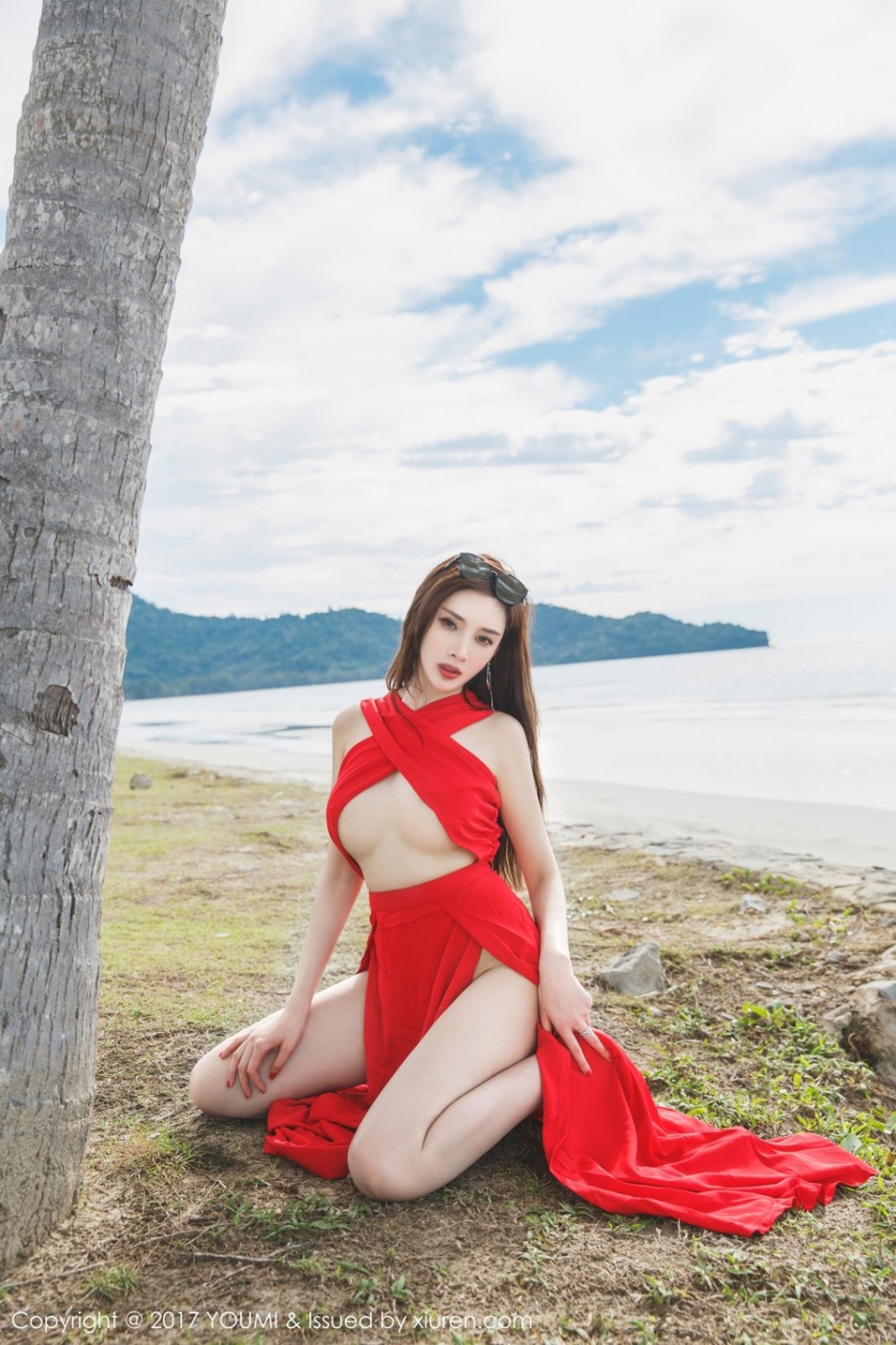 美女模特周妍希性感长裙写真美胸诱人