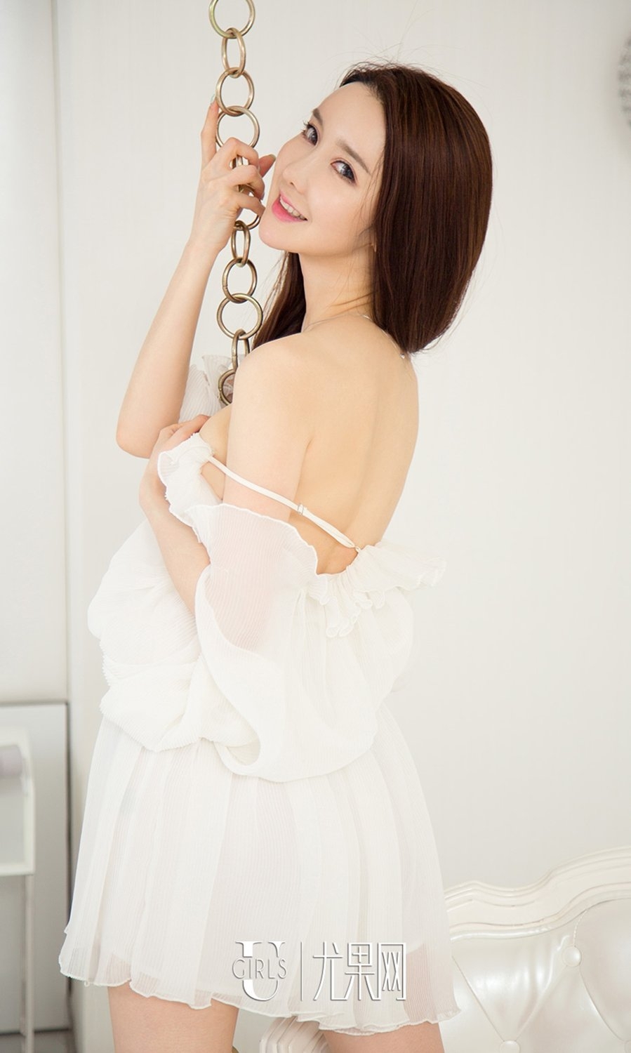 气质女神夏美性感内衣写真身姿迷人