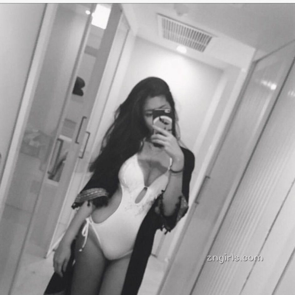 长腿模特Jessie洁西私房美照身材迷人