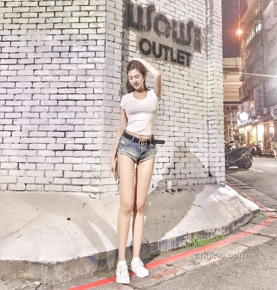 长腿模特Jessie洁西私房美照身材迷人