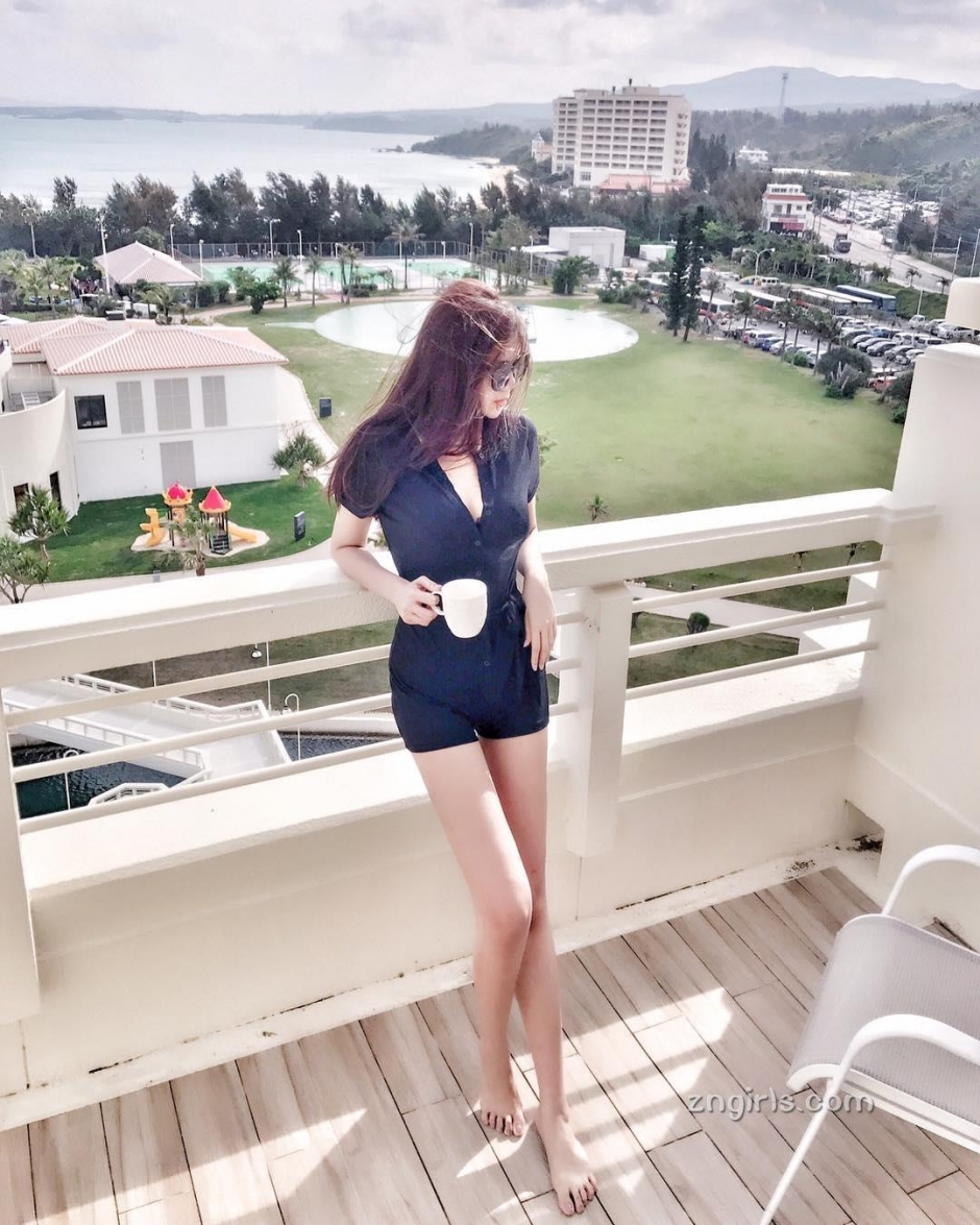 长腿模特Jessie洁西私房美照身材迷人