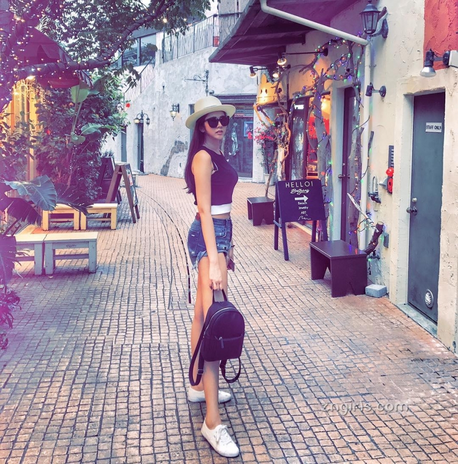 长腿模特Jessie洁西私房美照身材迷人