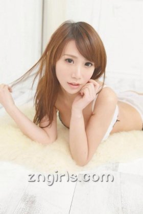 台湾美女杨羽霏私房美照酥胸诱人