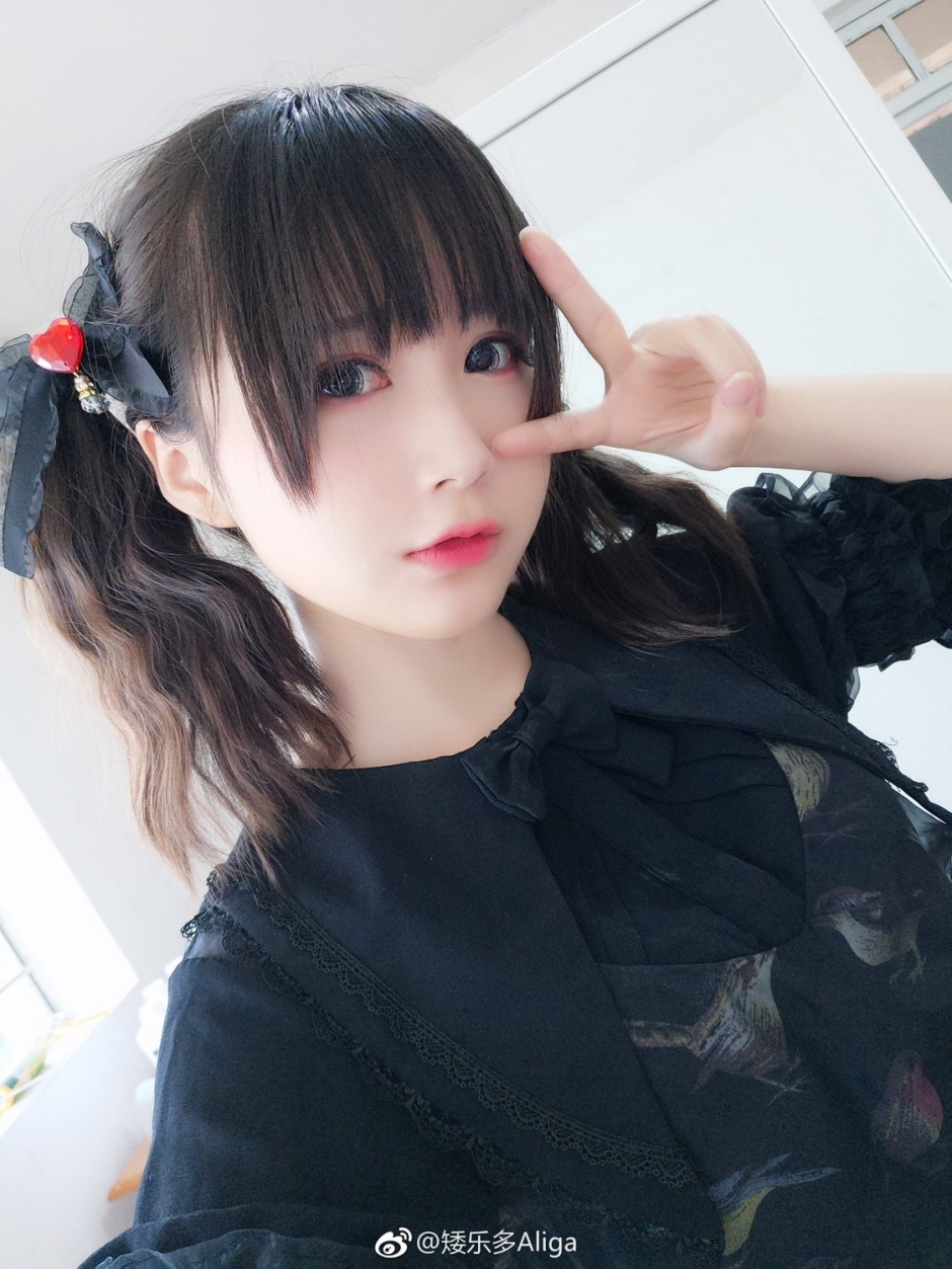 萝莉美女矮乐多Aliga私房美照可爱迷人