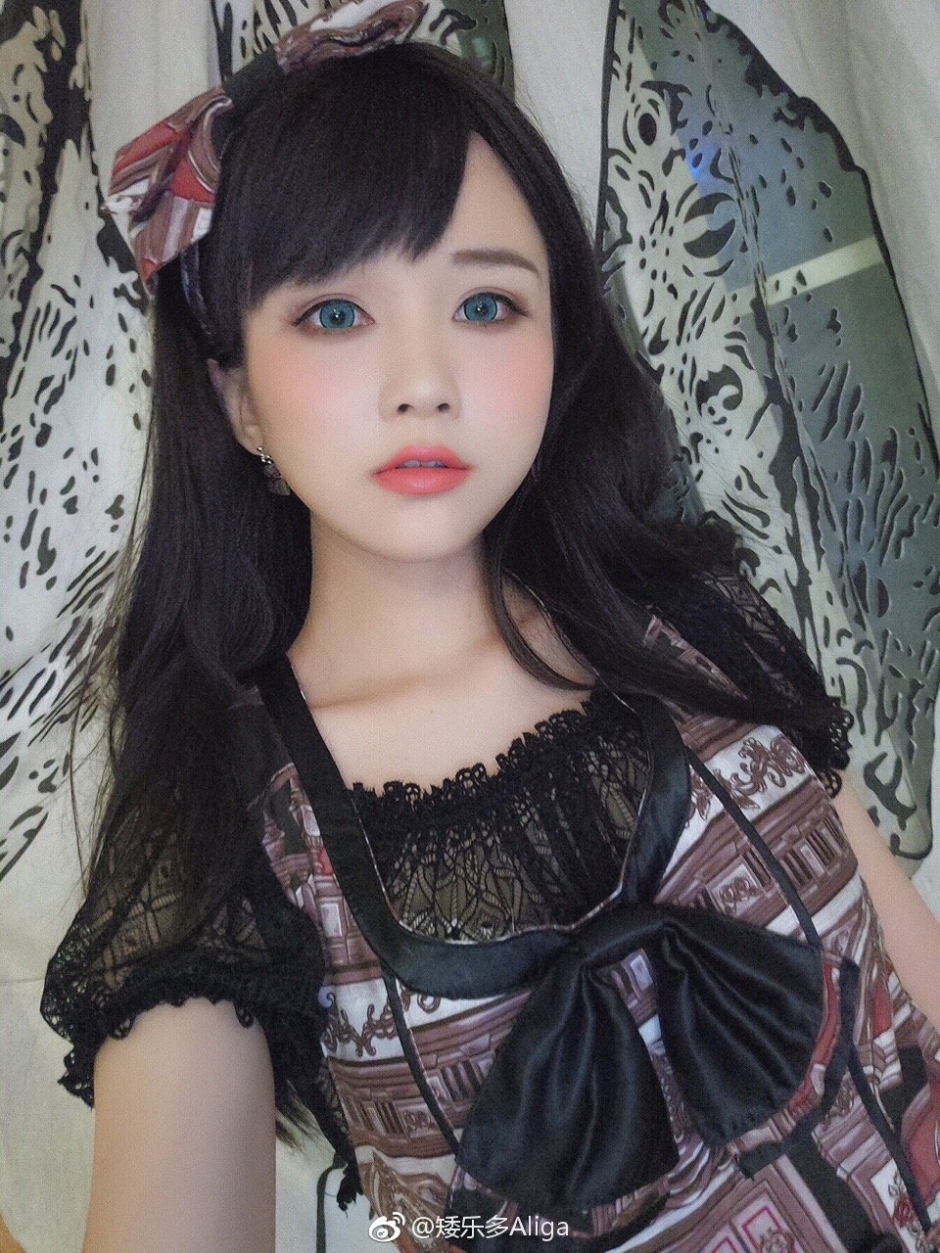 萝莉美女矮乐多Aliga私房美照可爱迷人