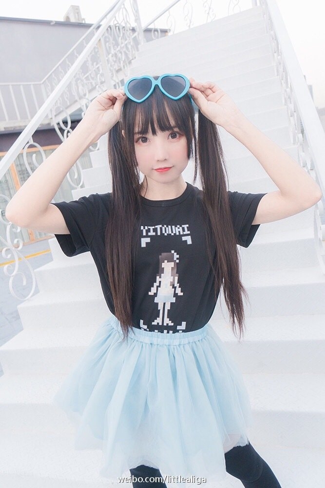 萝莉美女矮乐多Aliga私房美照可爱迷人