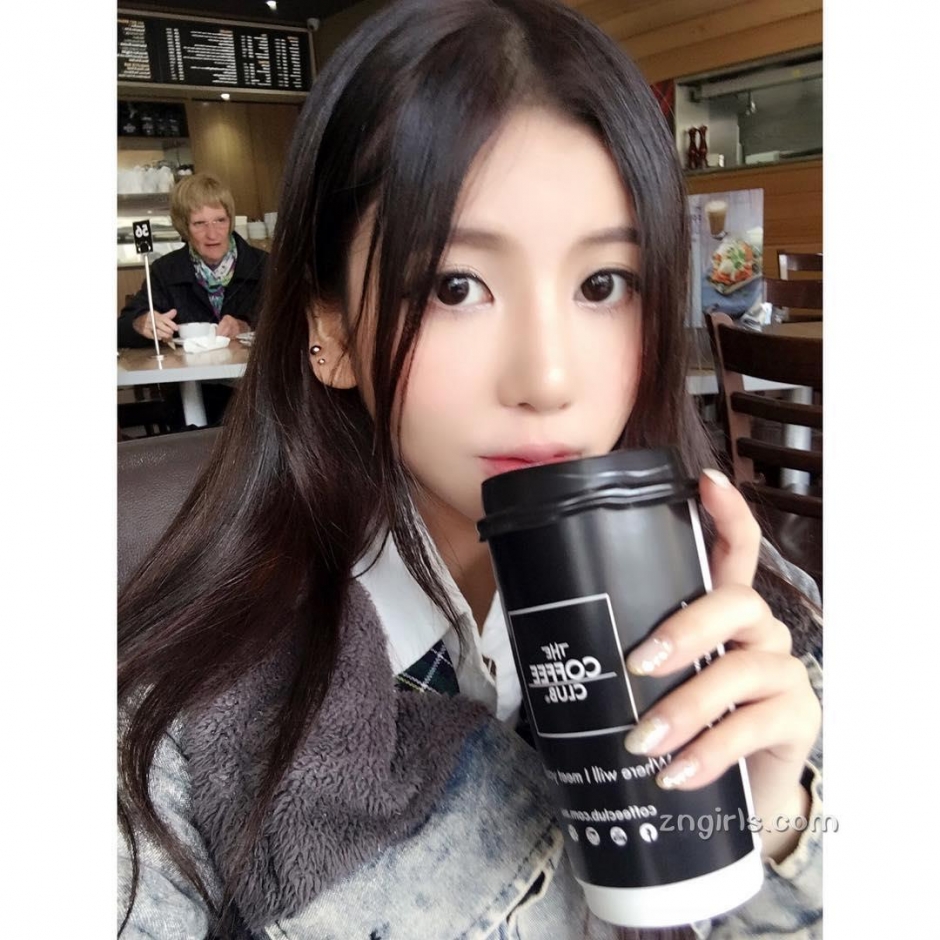 性感美女咕素汐私房写真酥胸诱人