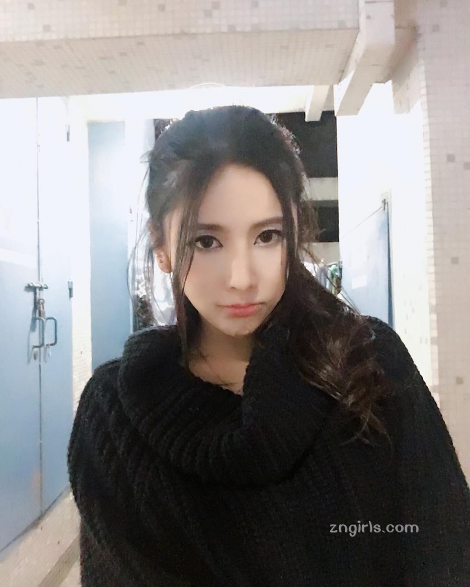 性感美女咕素汐私房写真酥胸诱人